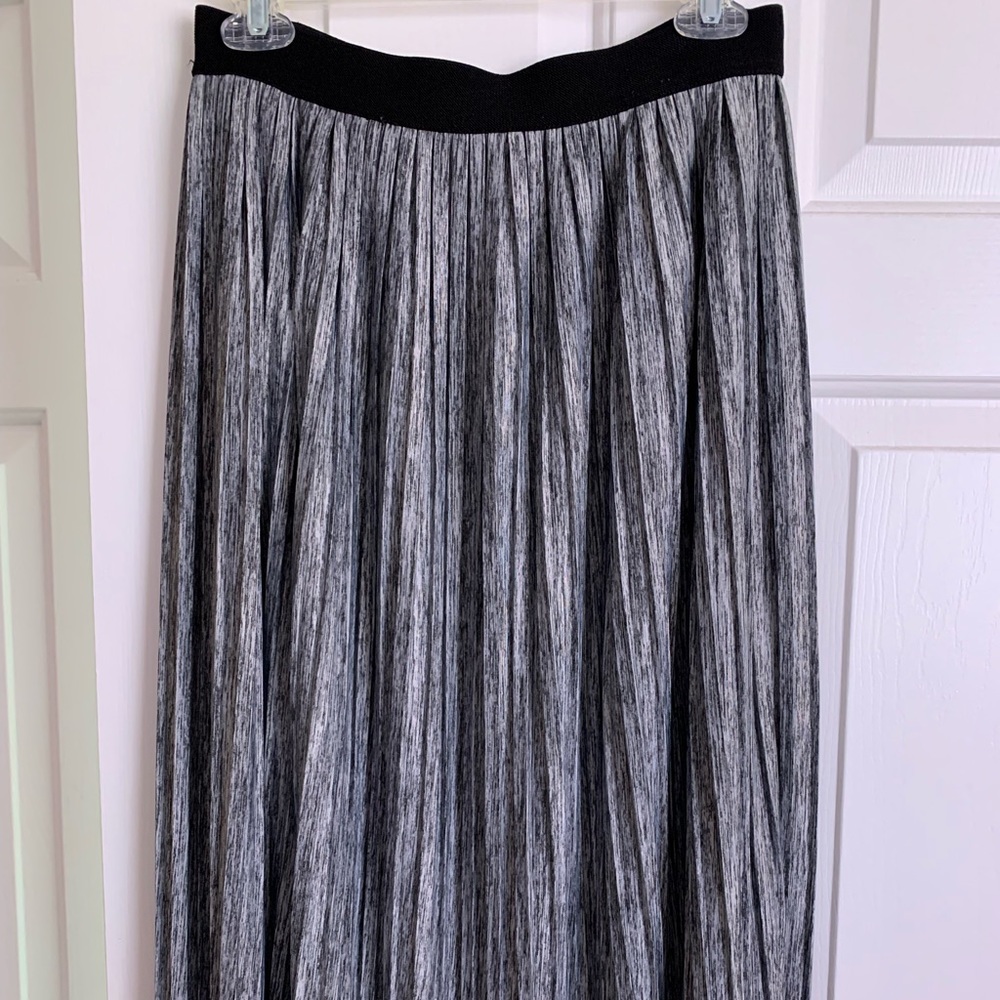 Forever 21 midi pleated skirt